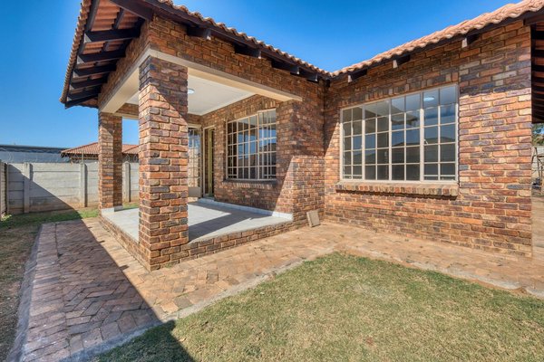 Comment intégrer une piscine couverte à son style d'habitation ?